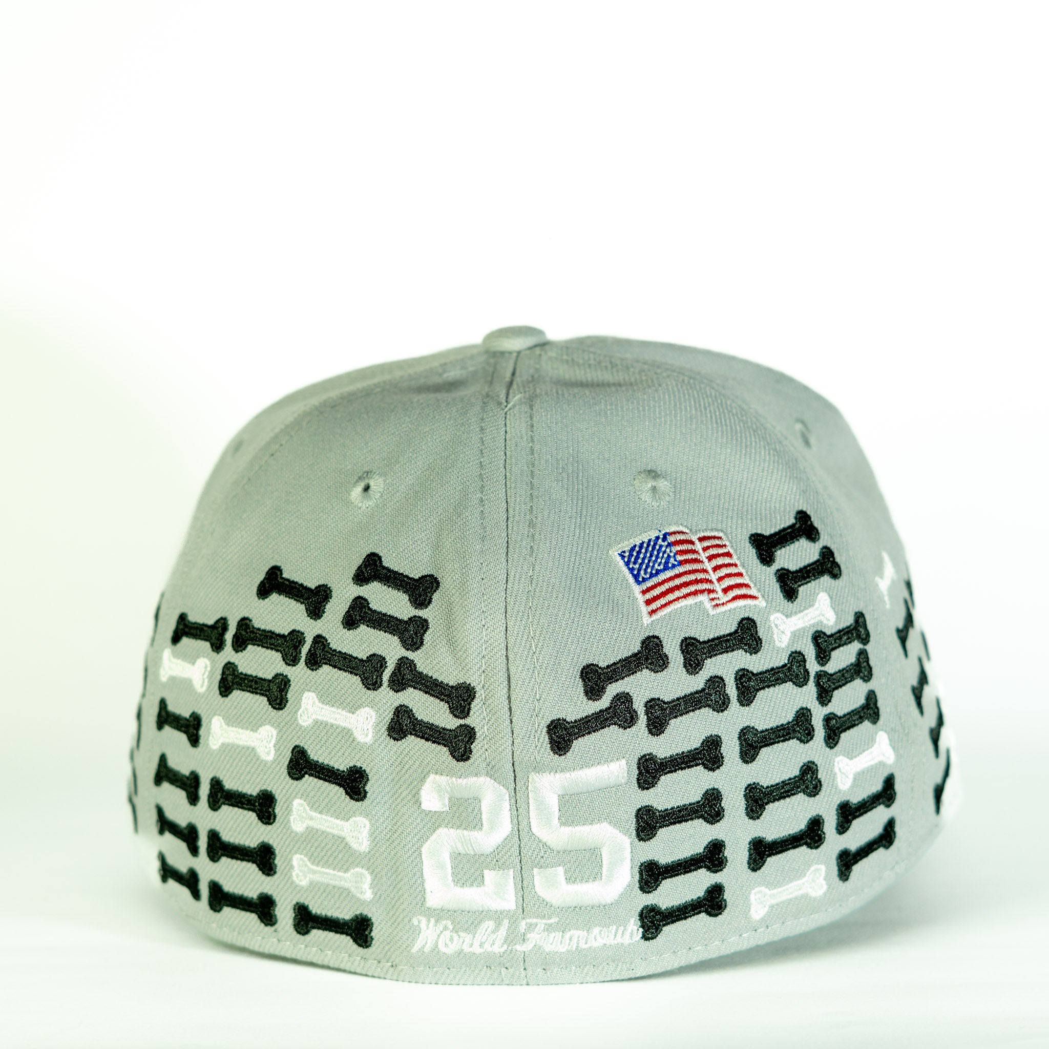 Supreme y New Era Bones Box 59FIFTY Gris