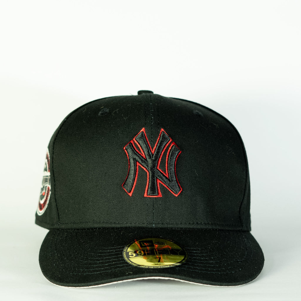 New York Yankees League Essentials 59FIFTY Negro con rojo