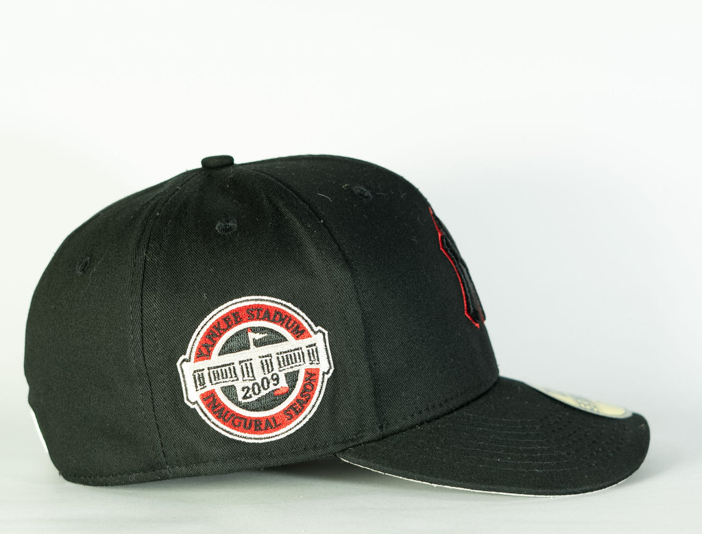 New York Yankees League Essentials 59FIFTY Negro con rojo