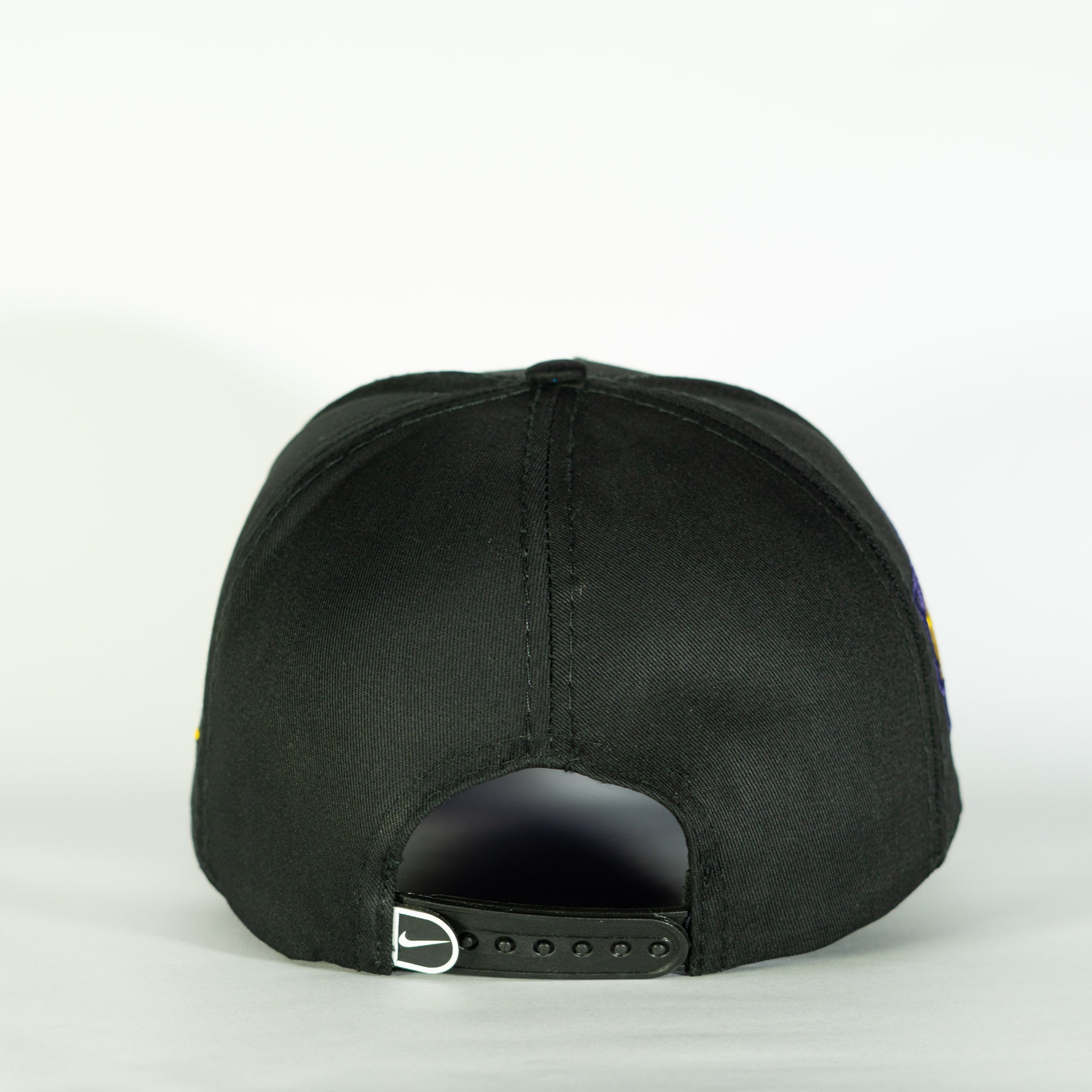 New Era Chicago White Sox 59FIFTY Negra con logos amarillos y morados Ajustable