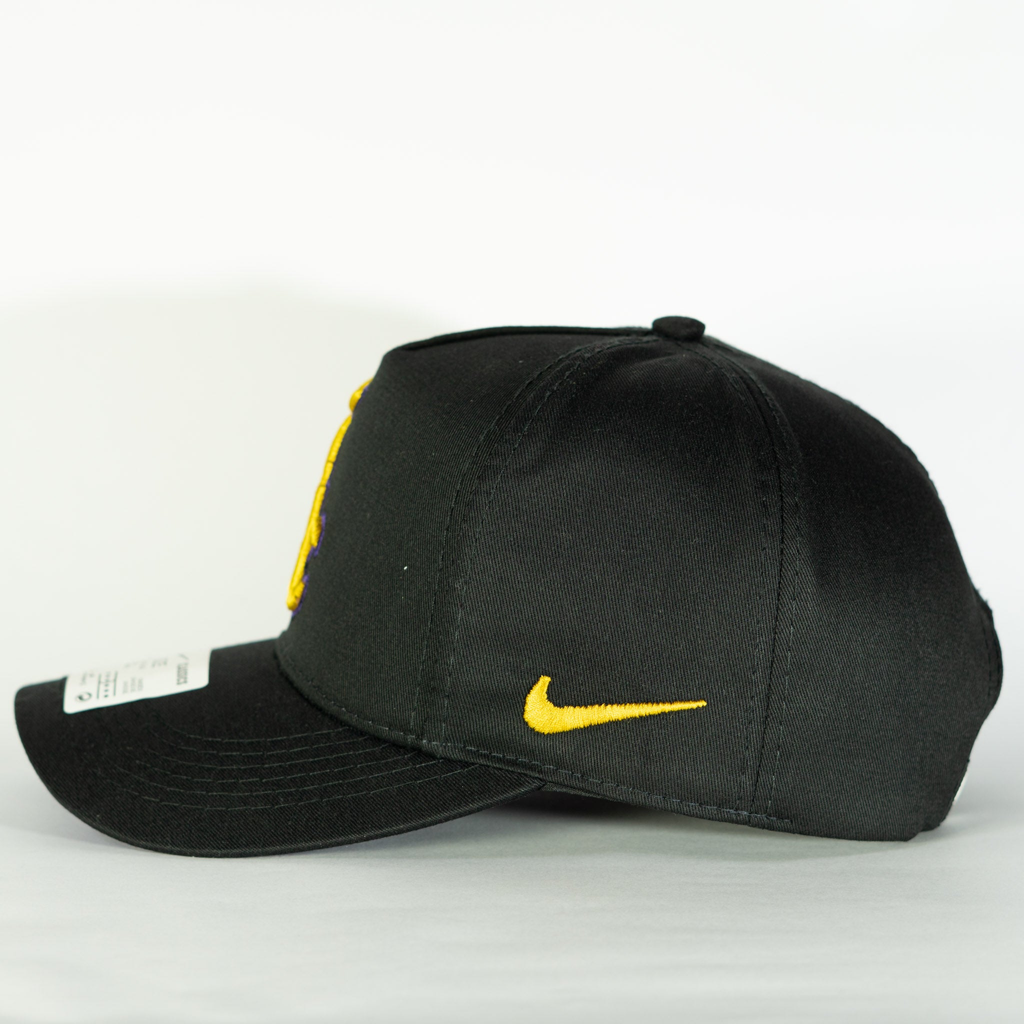 New Era Chicago White Sox 59FIFTY Negra con logos amarillos y morados Ajustable