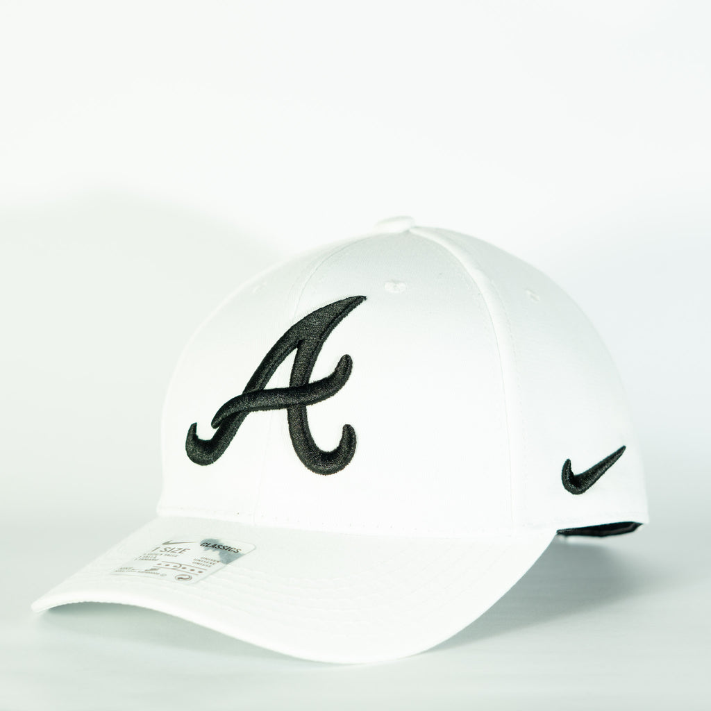 Nike Atlanta Braves Blanca Ajustable